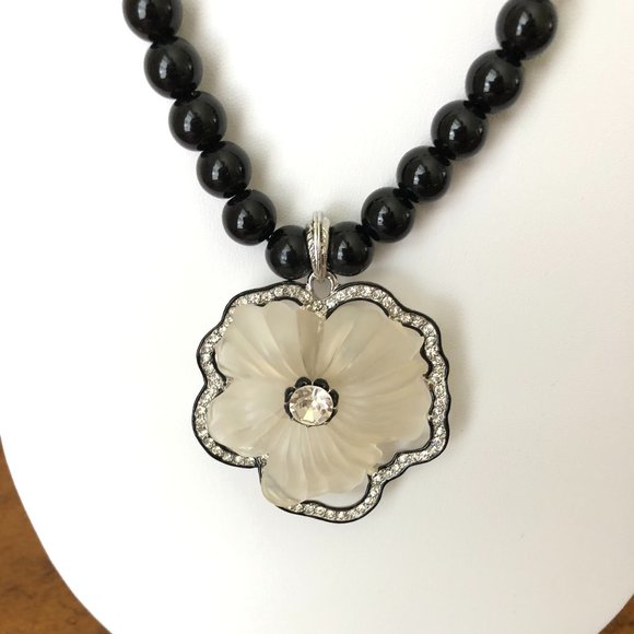 Kenneth Jay Lane Black Pearl Statement Necklace - Picture 3 of 11